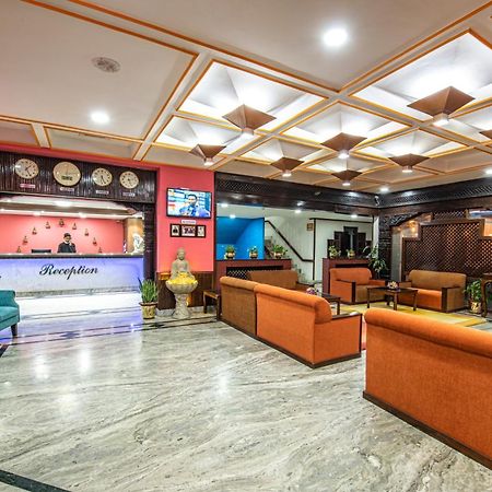 尼尔瓦纳豪华国际酒店 Paklihwa 外观 照片