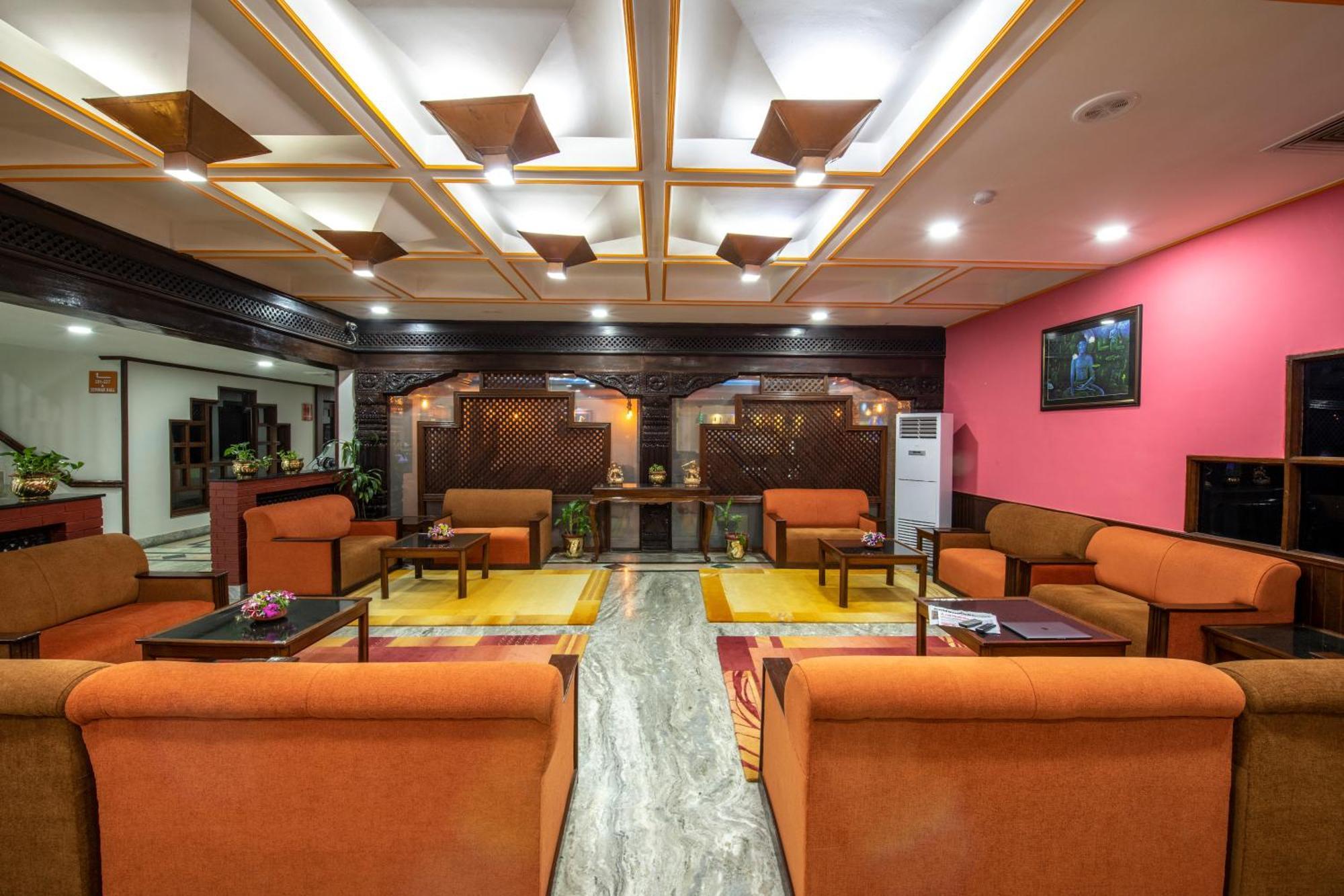 尼尔瓦纳豪华国际酒店 Paklihwa 外观 照片
